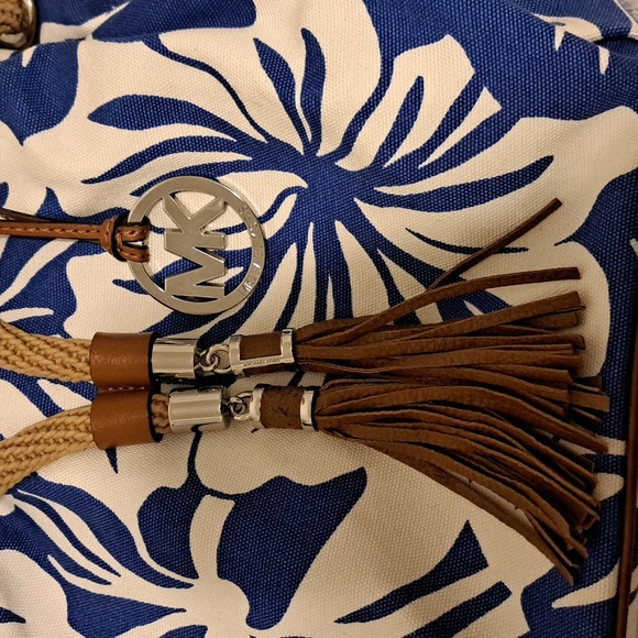 Michael Kors Floral Print Tote Bag - Picture 3 of 13